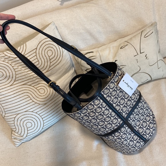 Salvatore Ferragamo Gancini Jacquard Monogram Logo Maxi Canvas Bucket Tote Bag - Picture 9 of 16